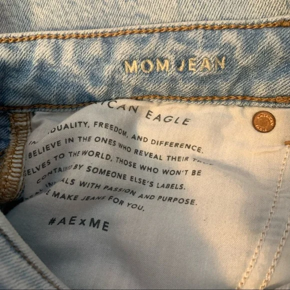 🚨SOLD🚨American Eagle AE Ripped Mom Jean 6 - Picture 11 of 12
